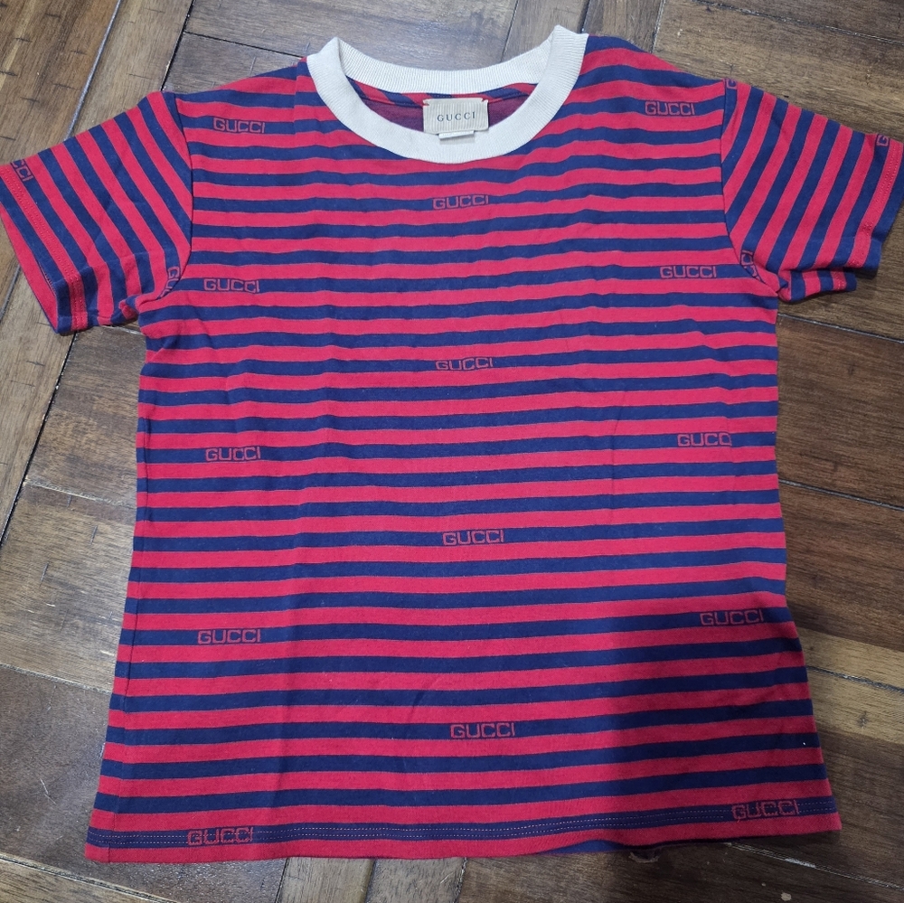 Gucci Kids Red and Blue Striped T-Shirt Size 10 Like New 👑🌟